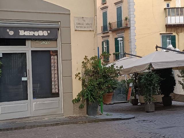 Negozio in Via Tommaso Caravita 17, Napoli - Foto 1