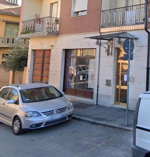 Negozio in Via Porro 7, Pinerolo, {3} - Foto 2