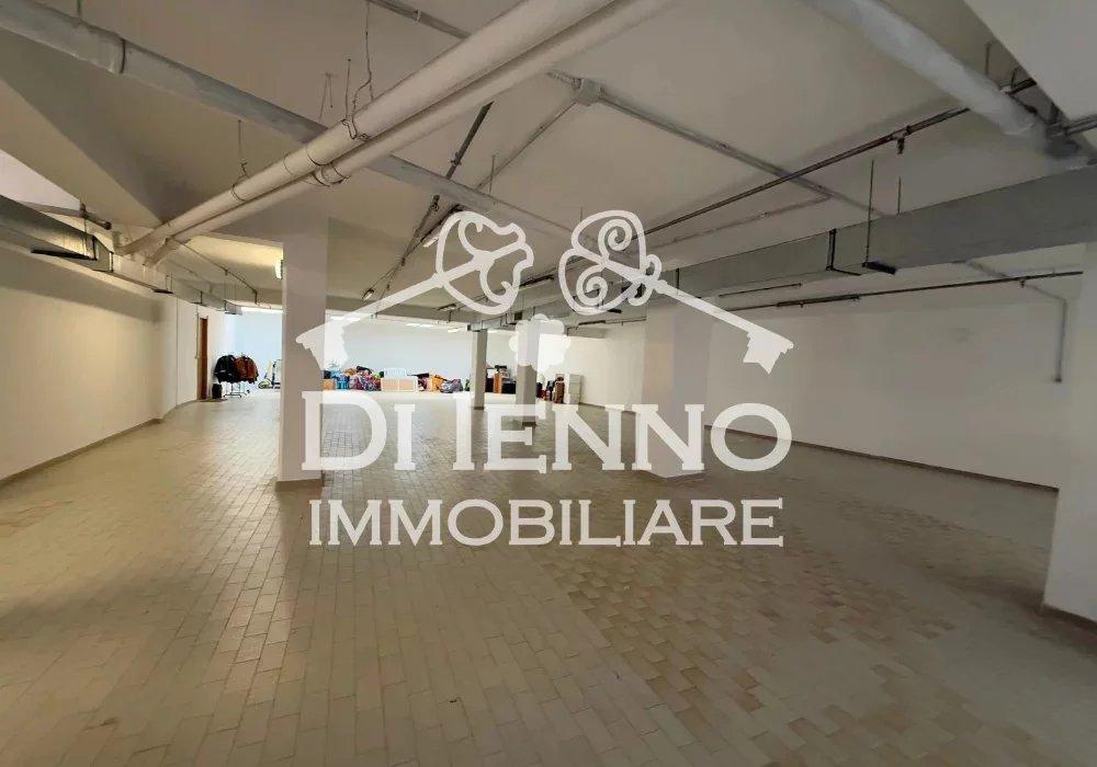 Magazzino in Via Vibio Mariano, Roma, {3} - Foto 1