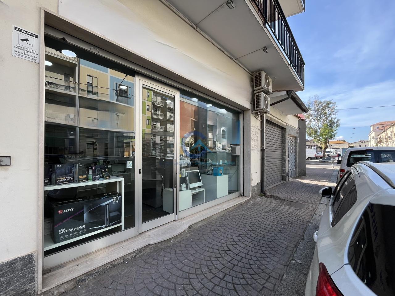 Negozio in Via Torrazzo 35, Catanzaro, {3} - Foto 1