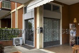 Negozio in Piazza Risorgimento 21, Verona, {3} - Foto 1