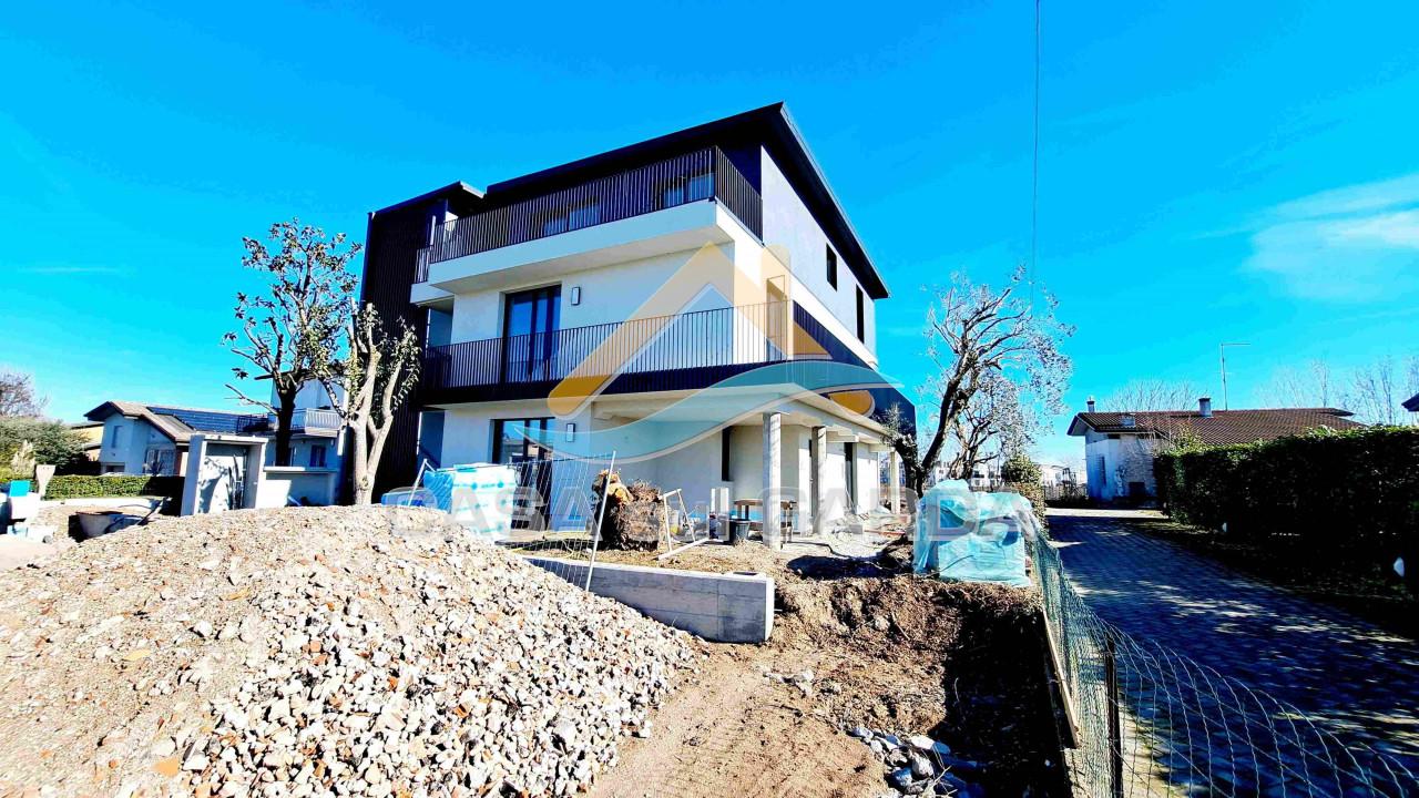 Appartamento in vendita a Peschiera Del Garda