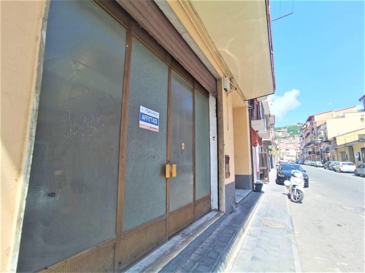 Locale commerciale in affitto a Lamezia Terme