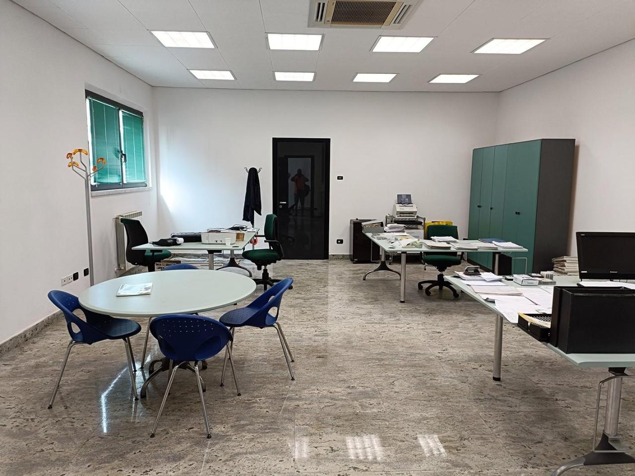 Capannone in , Carrara, {3} - Foto 1