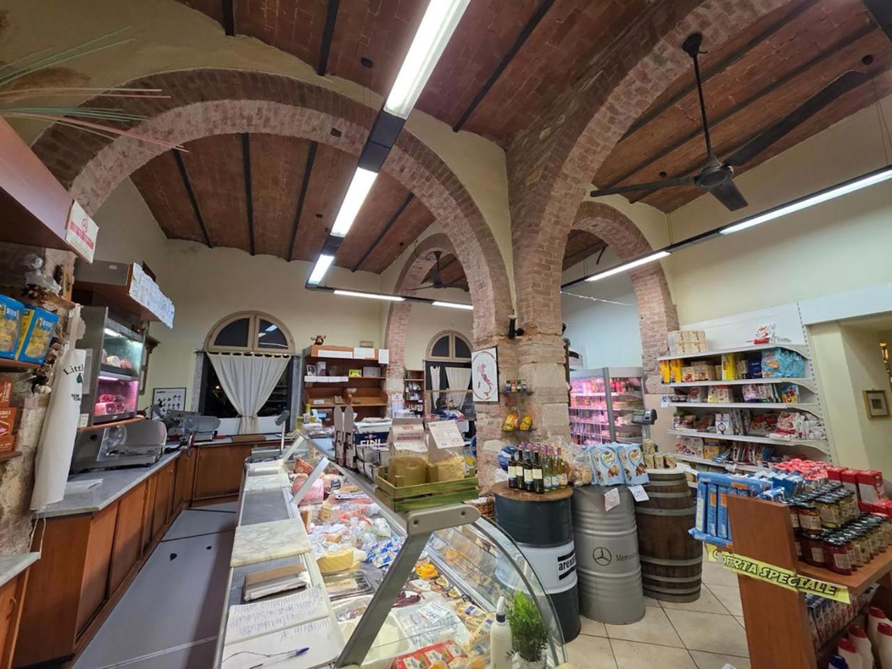Negozio in , Carrara, {3} - Foto 1