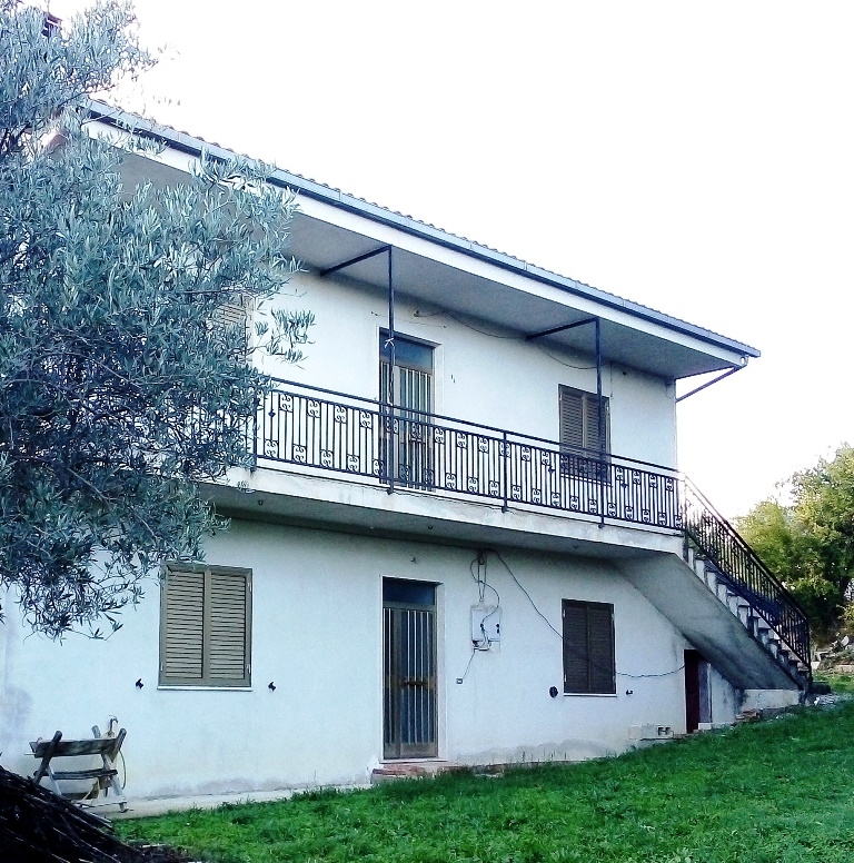 Casa indipendente in vendita a Lattarico