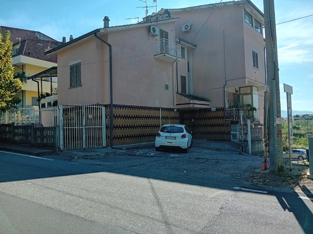 Dreizimmerwohnung in Viale della Resistenza 99, Rovito - Foto 1