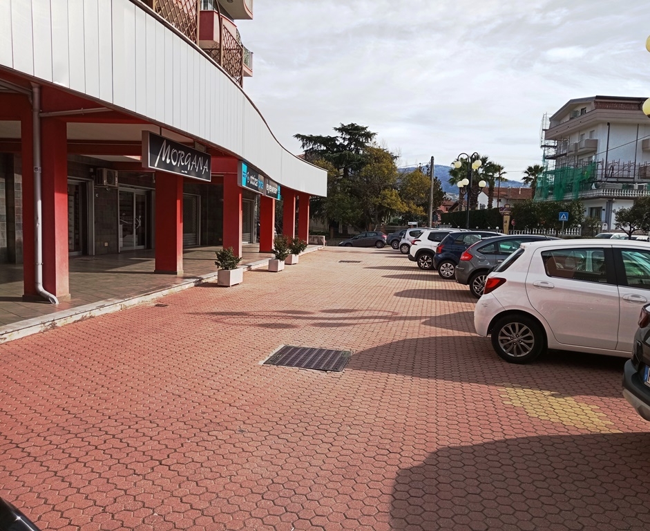Negozio in Via Trieste 35, Montalto Uffugo, {3} - Foto 2