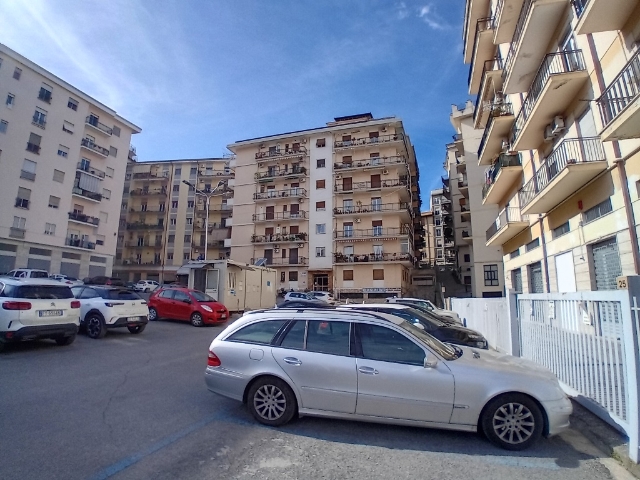 Appartamento in Viale delle Medaglie d?Oro 135, Cosenza - Foto 1