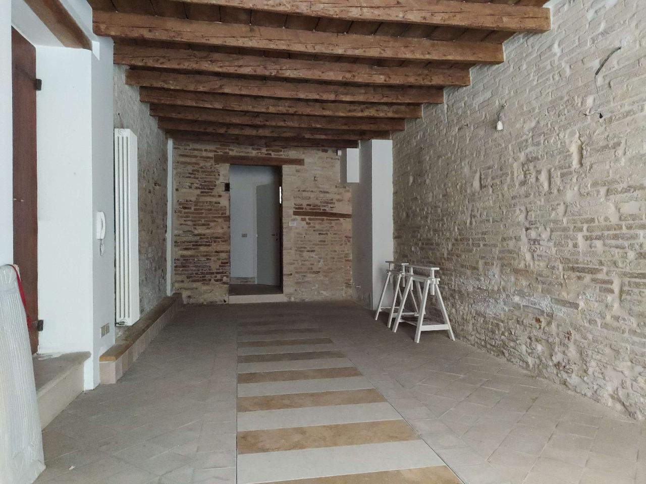 Negozio in , Ancona, {3} - Foto 1