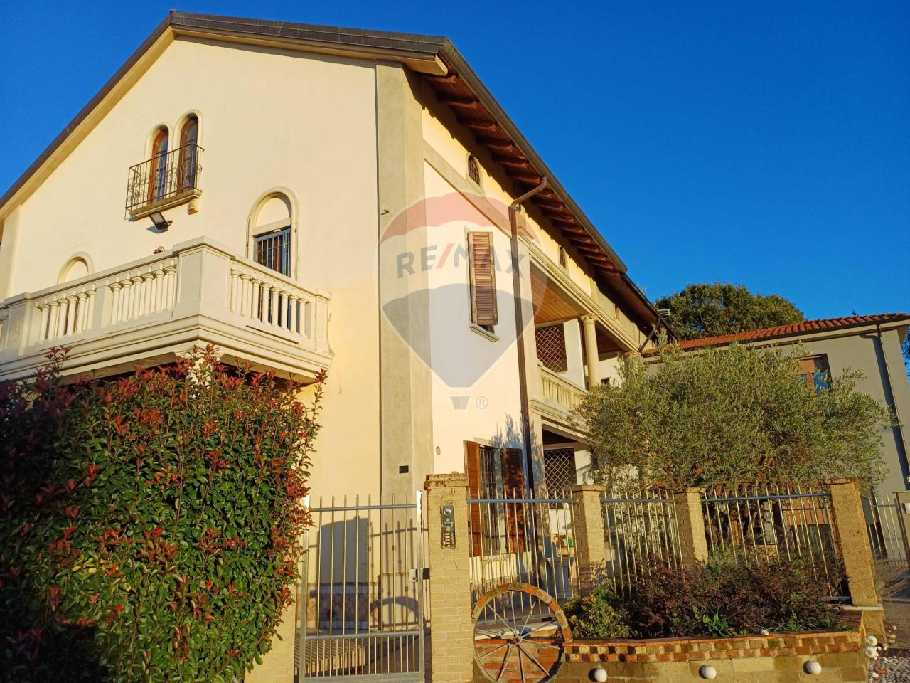 Villa in vendita a Cornate D'Adda