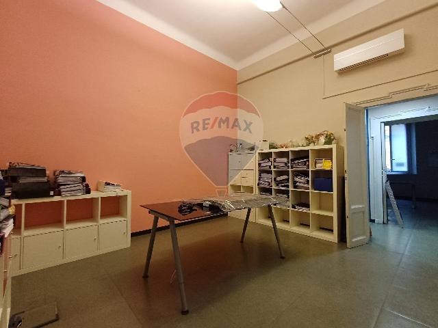 Büro, Monza - Foto 1