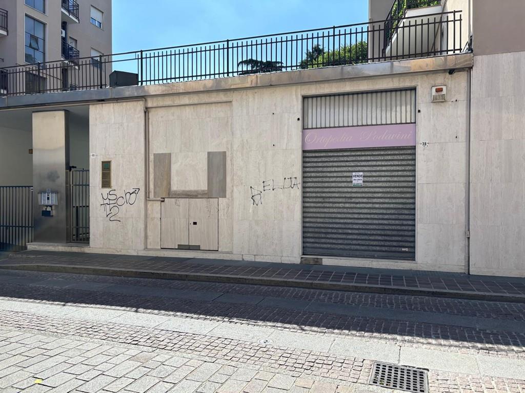 Negozio in Via Vittorio Emanuele 40, Vimercate, {3} - Foto 1