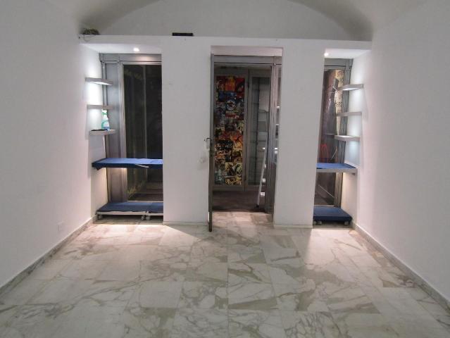 Business space, Carrara - Photo 1