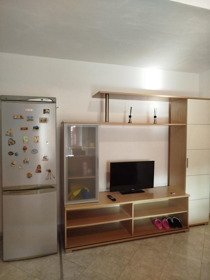 appartamento in affitto a Carrara in zona Battilana