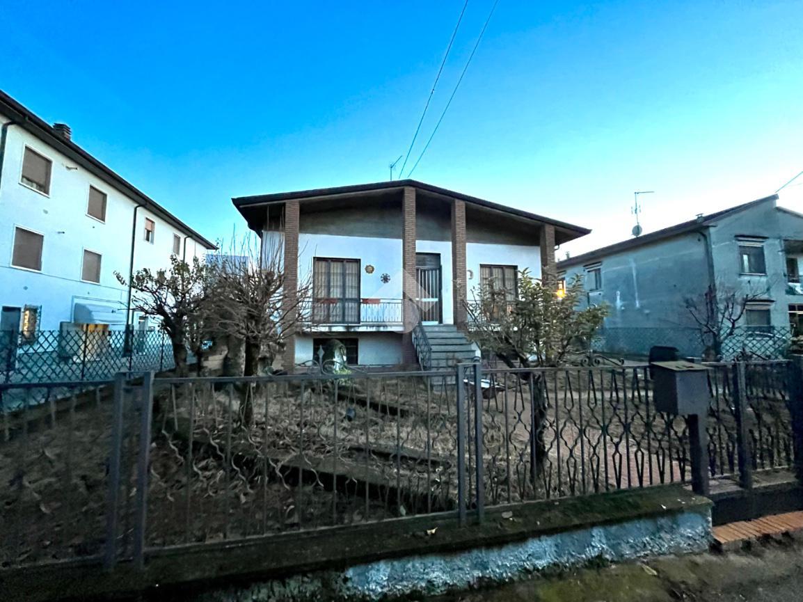 Villa in vendita a Quinzano D'Oglio