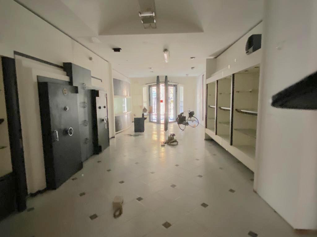 Negozio in , Pontedera, {3} - Foto 1