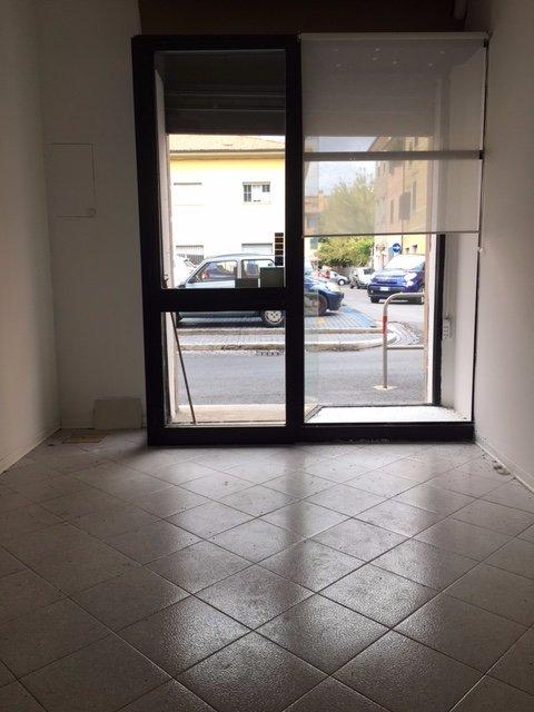 Locale commerciale in , Pontedera, {3} - Foto 2