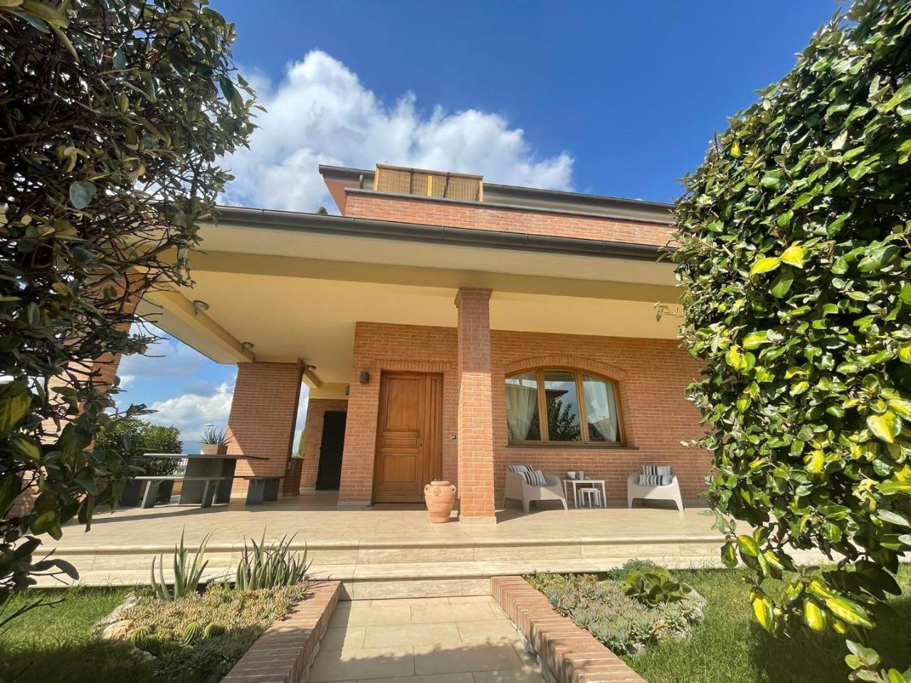 Villa bifamiliare in vendita a Ponsacco