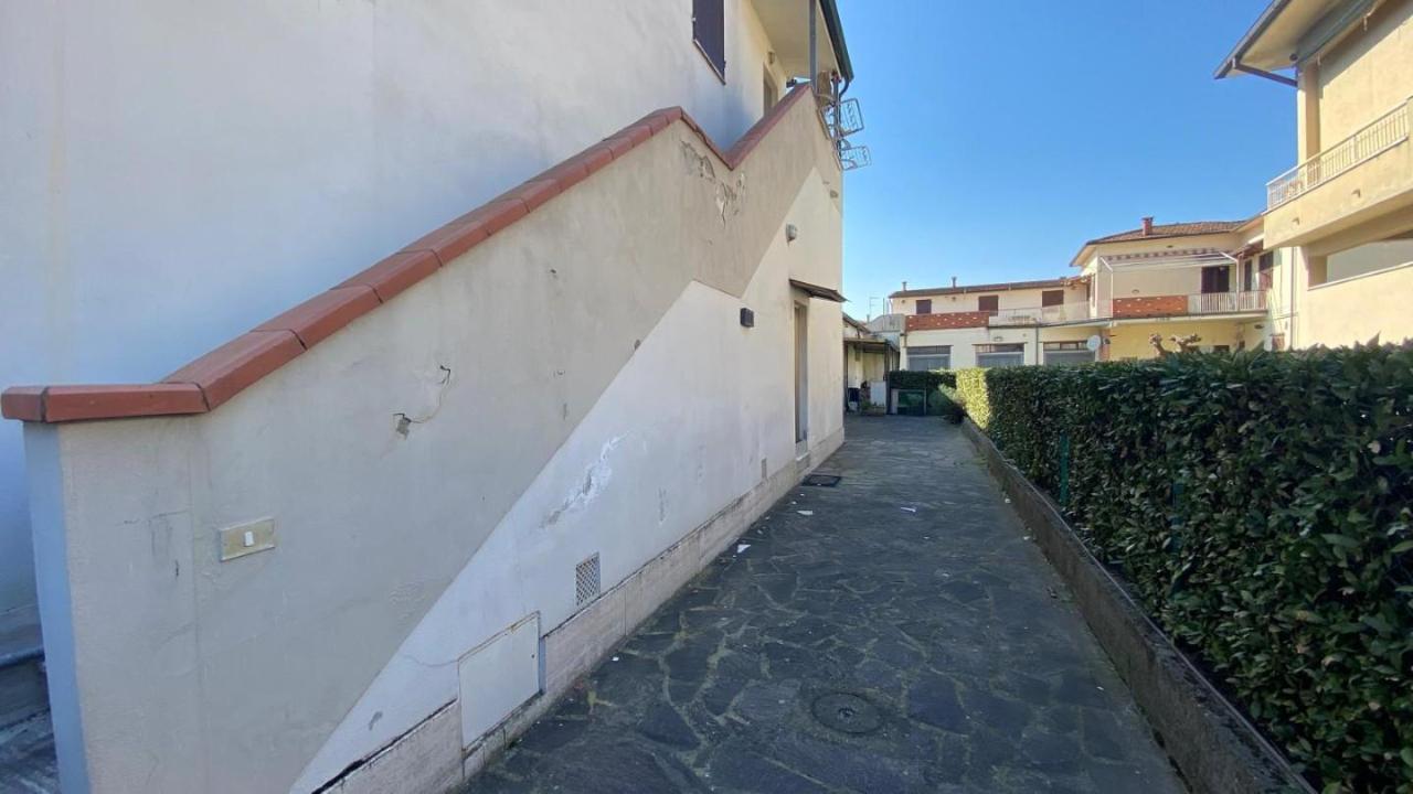 Negozio in , Ponsacco, {3} - Foto 2