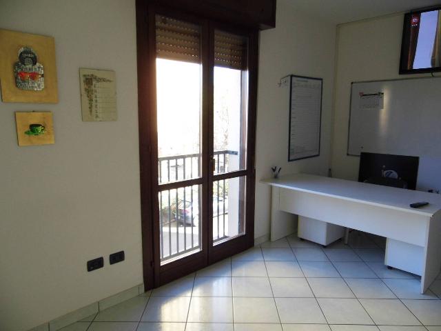 Shared office in {3}, Via Fiume Montone Abbandonato - Photo 1