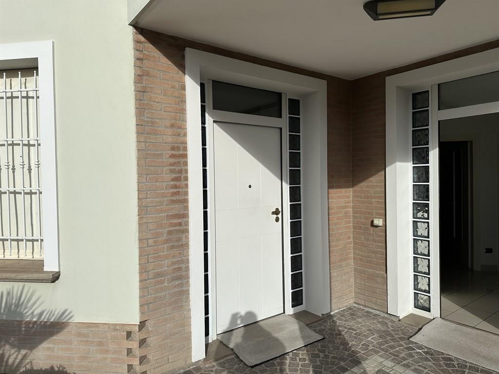 Locale commerciale in , Ravenna, {3} - Foto 2