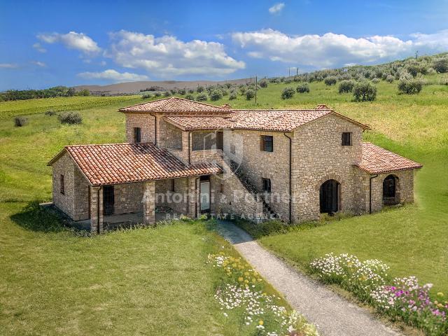 Country house or cottage, Todi - Photo 1