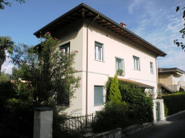 Two-family villa, Massa - Photo 1