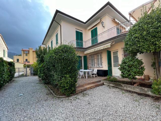 Two-family villa, Seravezza - Photo 1