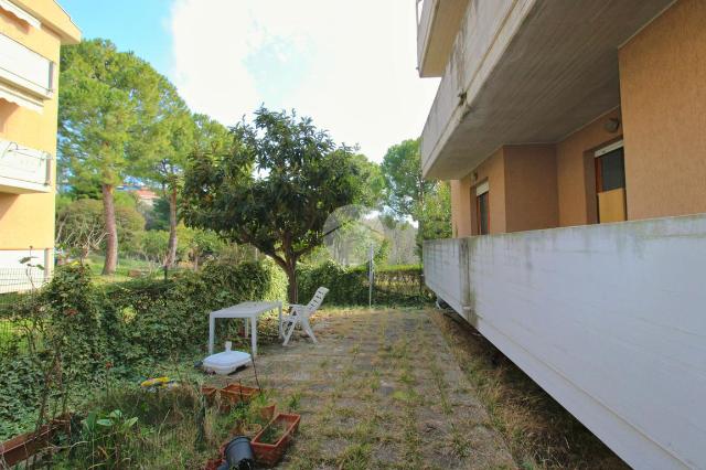 4-room flat in Viale America 11, Roseto degli Abruzzi - Photo 1