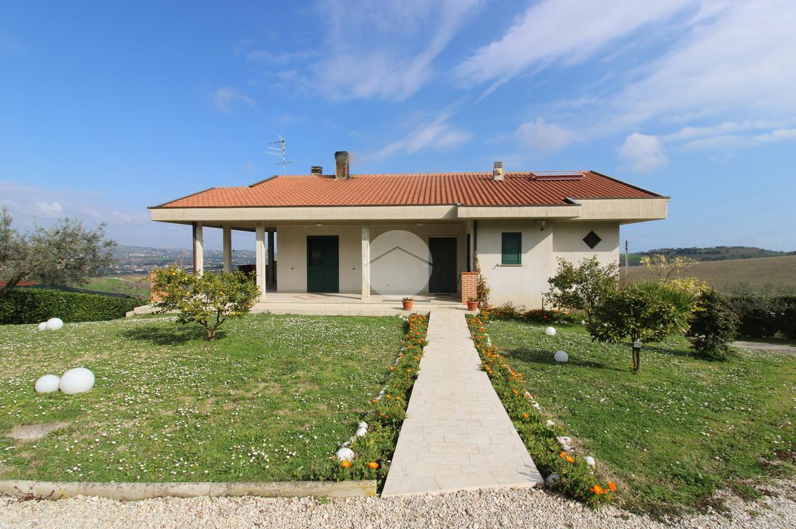 Villa in vendita a Roseto Degli Abruzzi