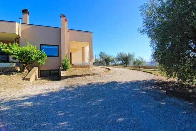 Villa in Via Aurelio Saliceti 10, Roseto degli Abruzzi - Foto 1