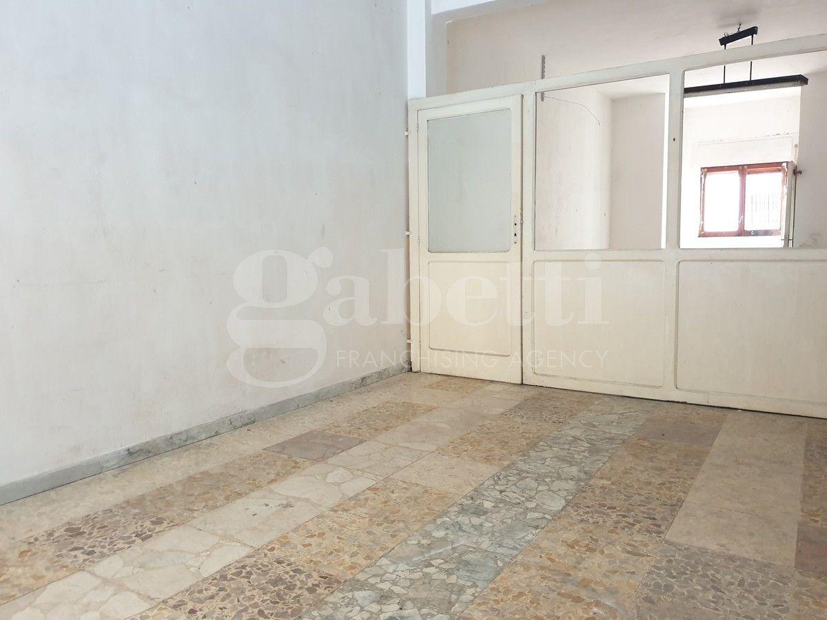 Negozio in Via Don Mimì Galluccio, Marano Di Napoli, {3} - Foto 2