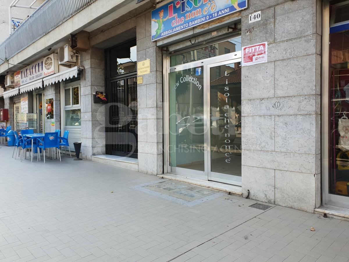 Negozio in Viale della Repubblica, Calvizzano, {3} - Foto 2