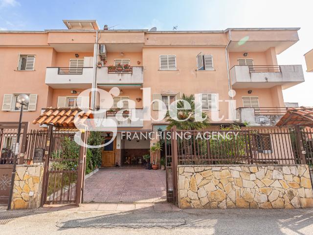 Terraced house in Corso Italia , Villaricca - Photo 1