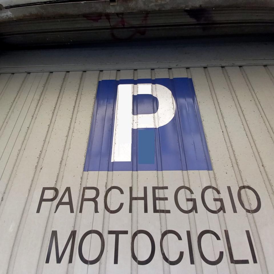 Garage - Autosilos - Parcheggio in vendita a Firenze