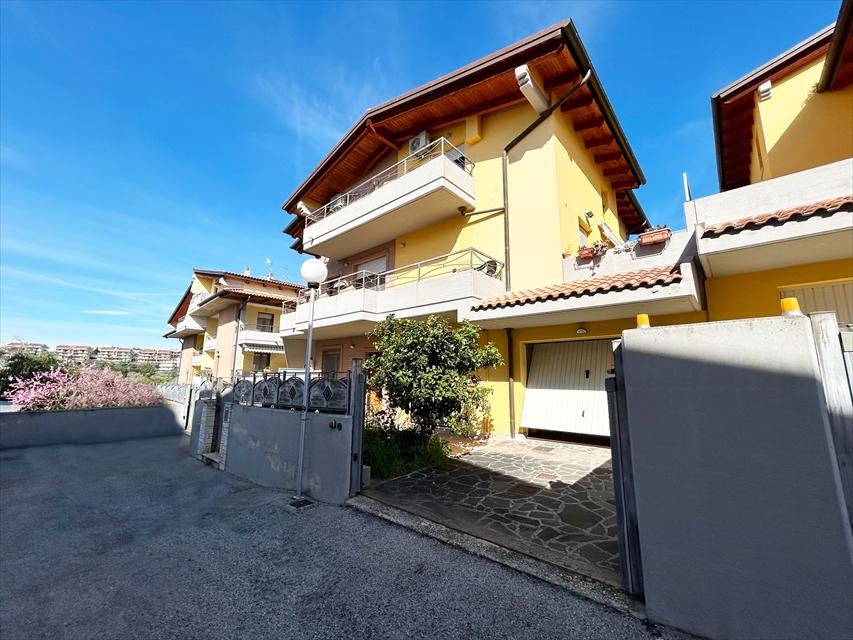 Villa a schiera in vendita a Citta' Sant'Angelo