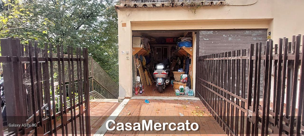 Parcheggio chiuso in Via Roma, Rocca Di Papa, {3} - Foto 1