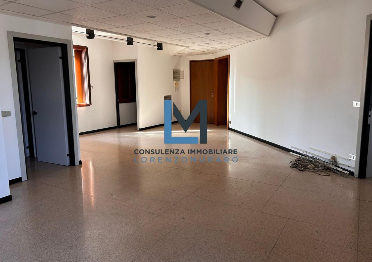 Ufficio in , Montebelluna, {3} - Foto 1