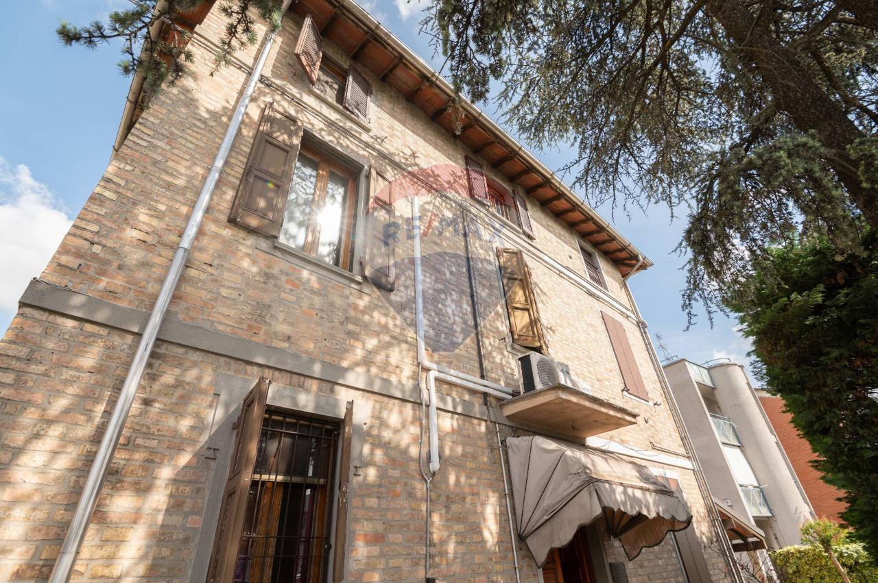 Casa indipendente in vendita a Parma