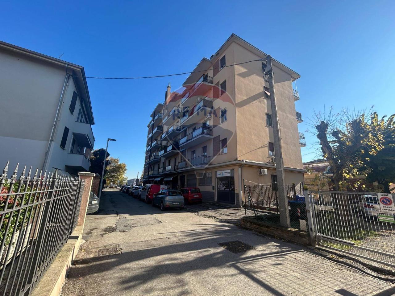 Negozio in Via Ferdinando Guerci 2, Parma, {3} - Foto 1