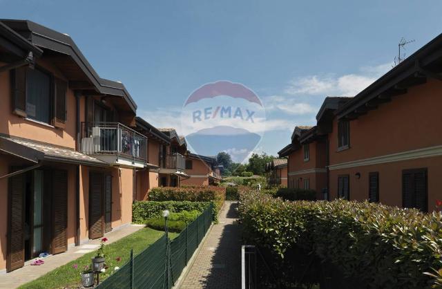 2-room flat in Via Alessandro Manzoni, Guanzate - Photo 1