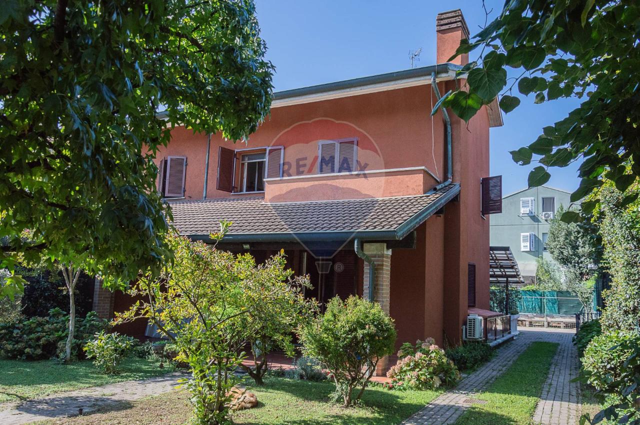 Villa in vendita a San Donato Milanese