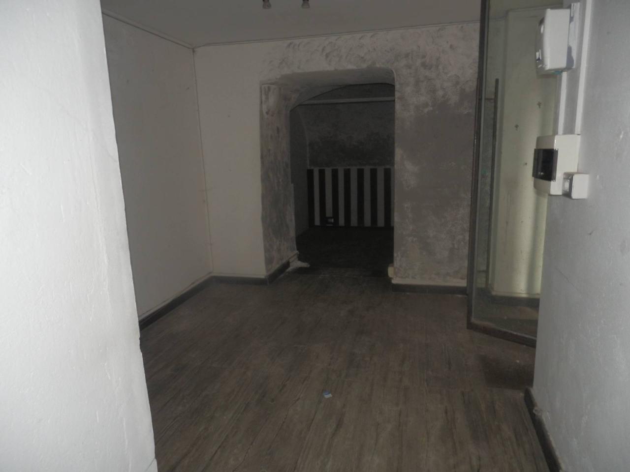 Negozio in Bia Forni 8r, Savona, {3} - Foto 2