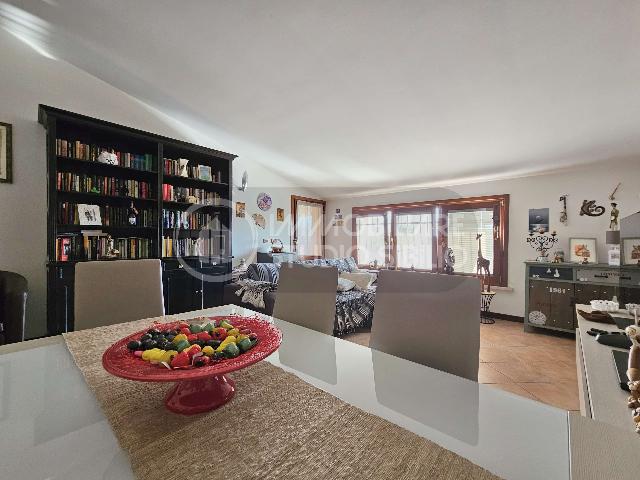 4-room flat, Curtatone - Photo 1