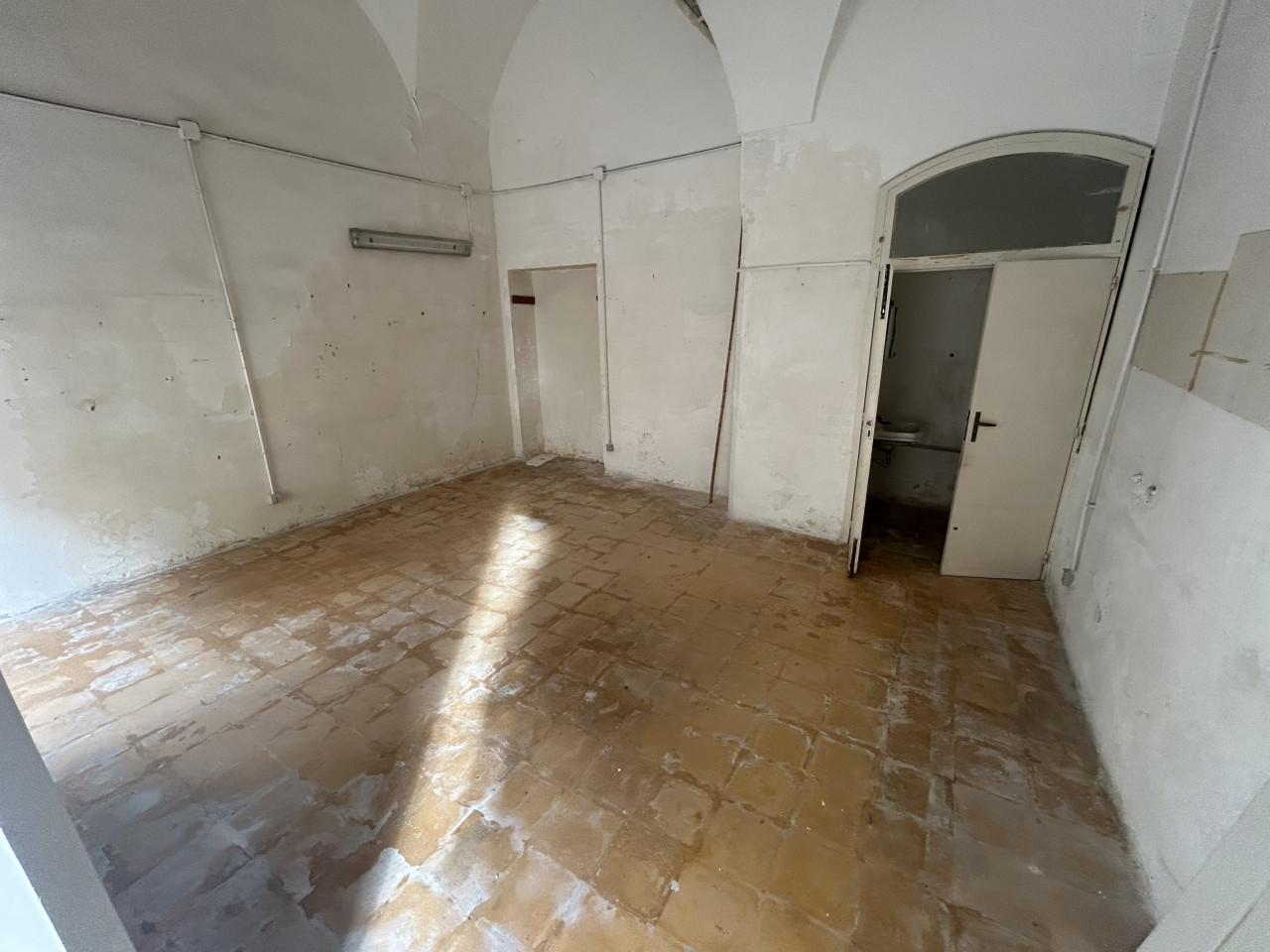 Negozio in Via Ascanio Grandi 32, Lecce, {3} - Foto 2