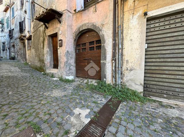 Warehouse in Via Via delle Cantine, Bracciano - Photo 1