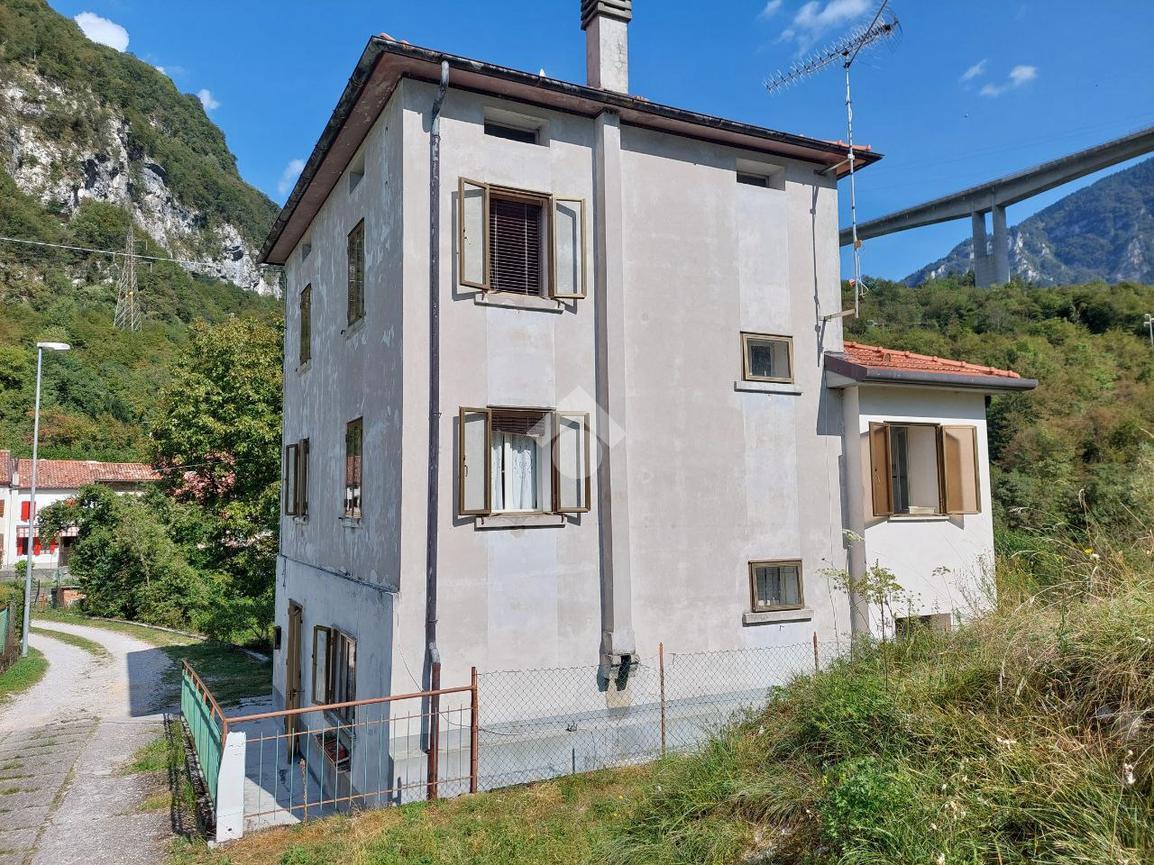 Casa indipendente in vendita a Vittorio Veneto