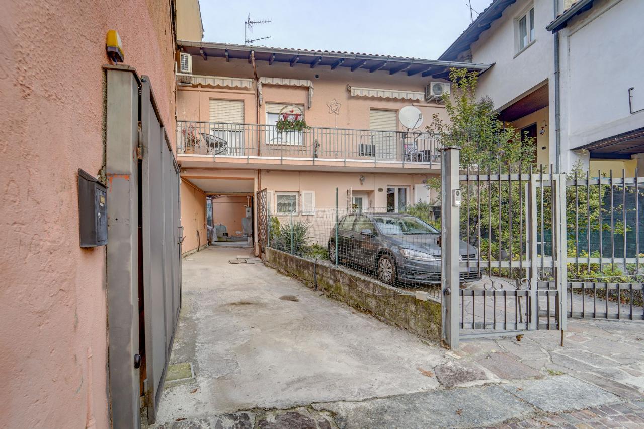 Casa indipendente in vendita a Castelletto Sopra Ticino