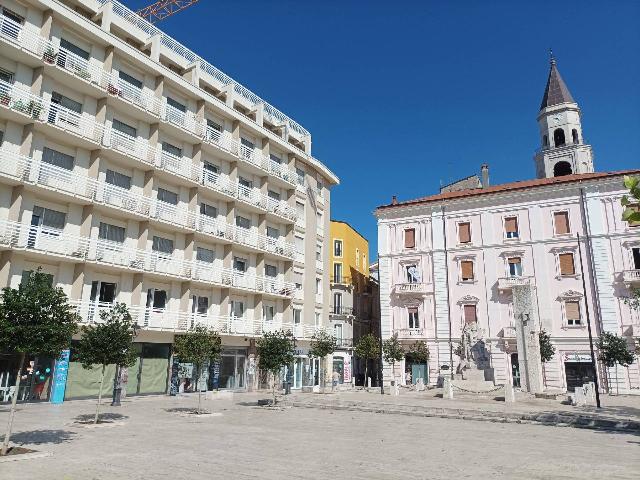 Negozio in {3}, Piazza Giuseppe Garibaldi 8 - Foto 1